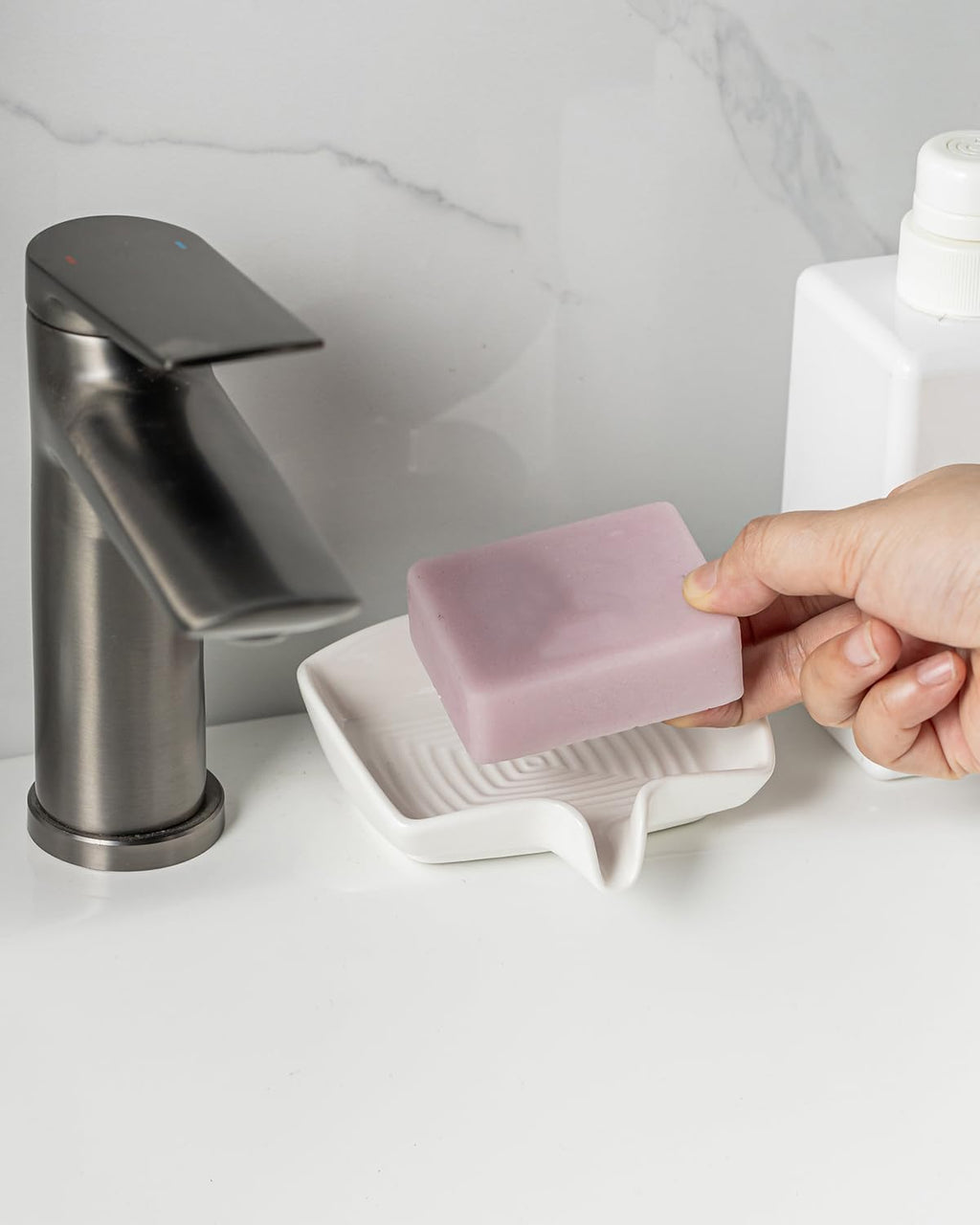 Zoeeker Soap Dish with Waterfall Design, Ceramic Soap Holder for Countertop