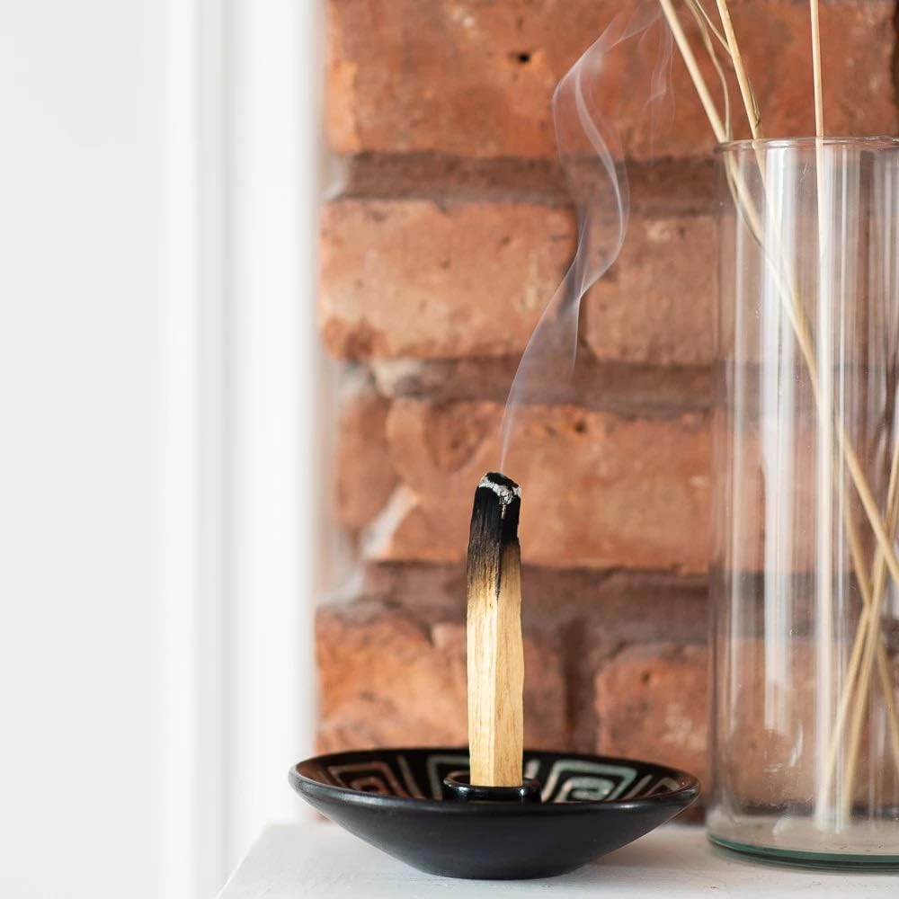 Palo Santo Holder with 5 Sticks - Luna Sundara Handmade Ceramic Incense Burner - Green Chulucanas Pottery from Peru - Smudge Bowl for Sage - Aromatherapy Gift Set