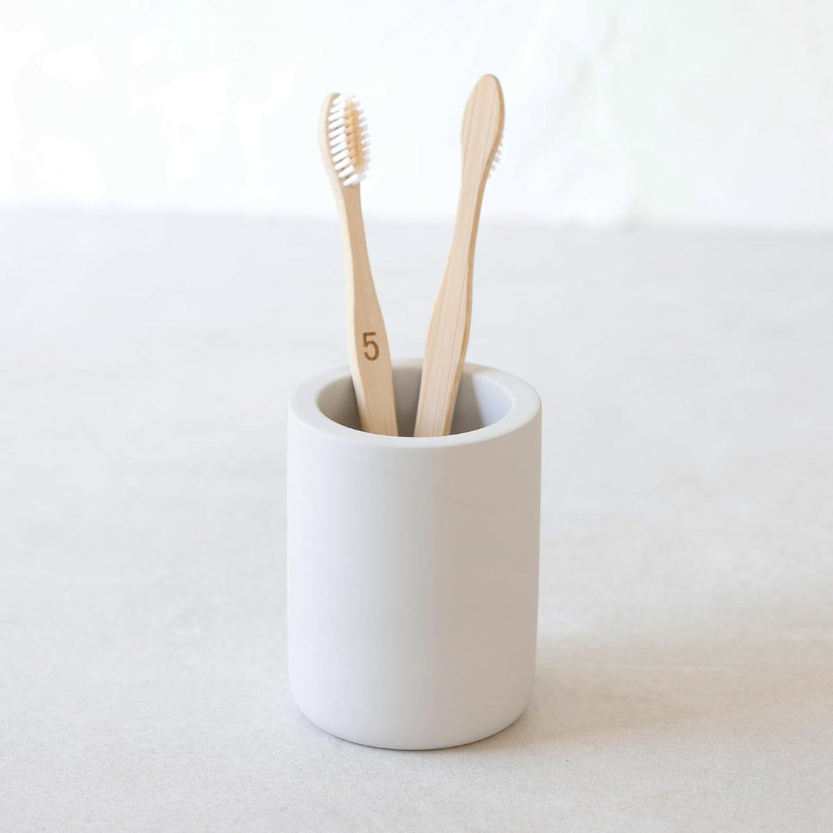 Selegna Drying Stone Toothbrush Holder, Diatomite Toothbrush Holders for Bathroom, Quick Drying Electric Toothbrush & Toothpaste Holder Cup, Diatomaceous Earth Bathroom Sink Organizer (Light Grey)