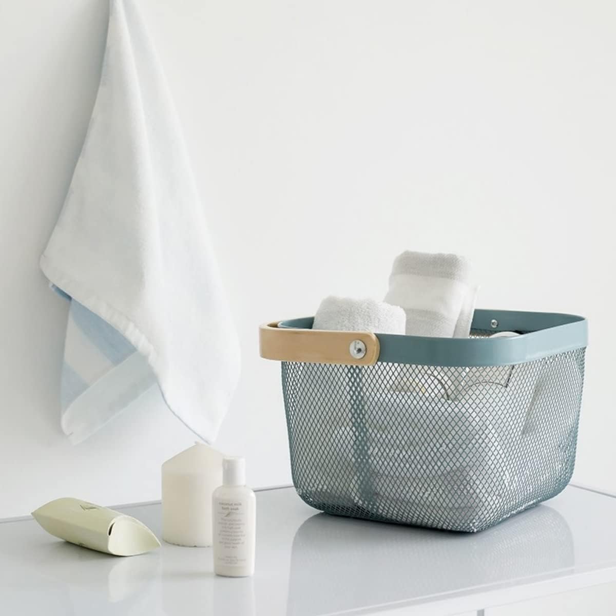 Mesh Steel Storage Organizer Basket Fruit Basket Bin with Wood Handle Ideal for Kitchen Bathroom Picnic Baskets Pantry Cabinets Storage Home Decor (Light Blue)