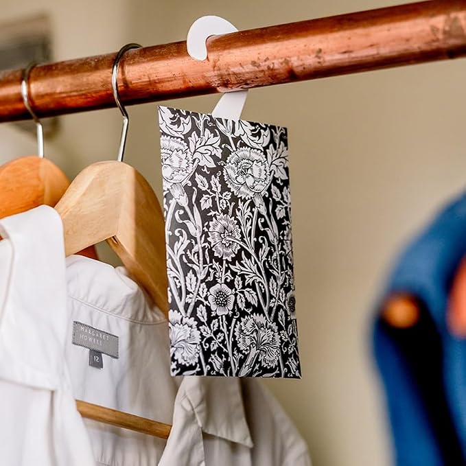 The Master Herbalist Scented Wardrobe Freshener Sachets in a William Morris Design. Available in Lavender, Sandalwood, Rose, Lily and Lilac (Sandalwood, Pack of 2)