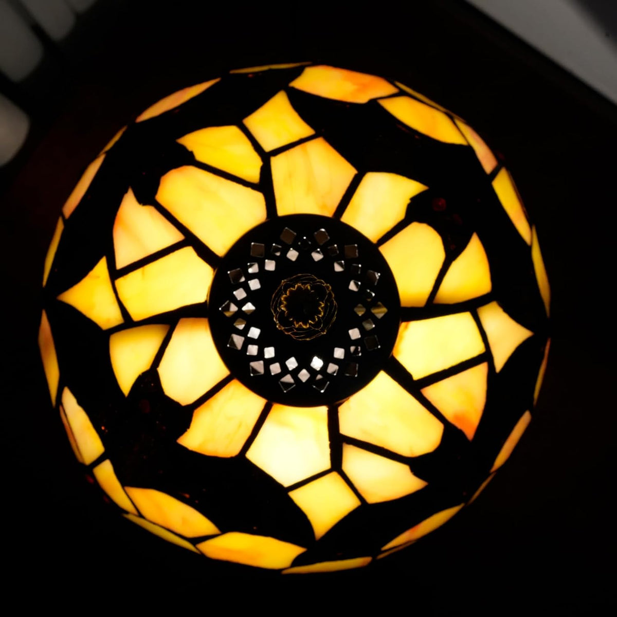 Tiffany Lamp Halloween Black Bat Stained Glass Table Lamp Handmade Bedside Table Night Unique Cute Accent Nightstand Light Antique Art Craft Gifts for Home Office Dormitory Bar Decorate