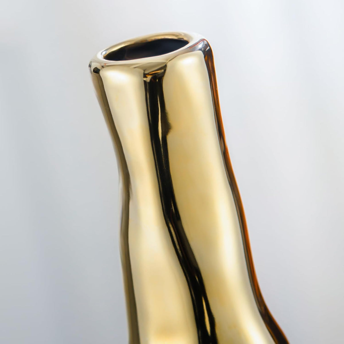 Yundu Gold with Black Vase Set of 2
