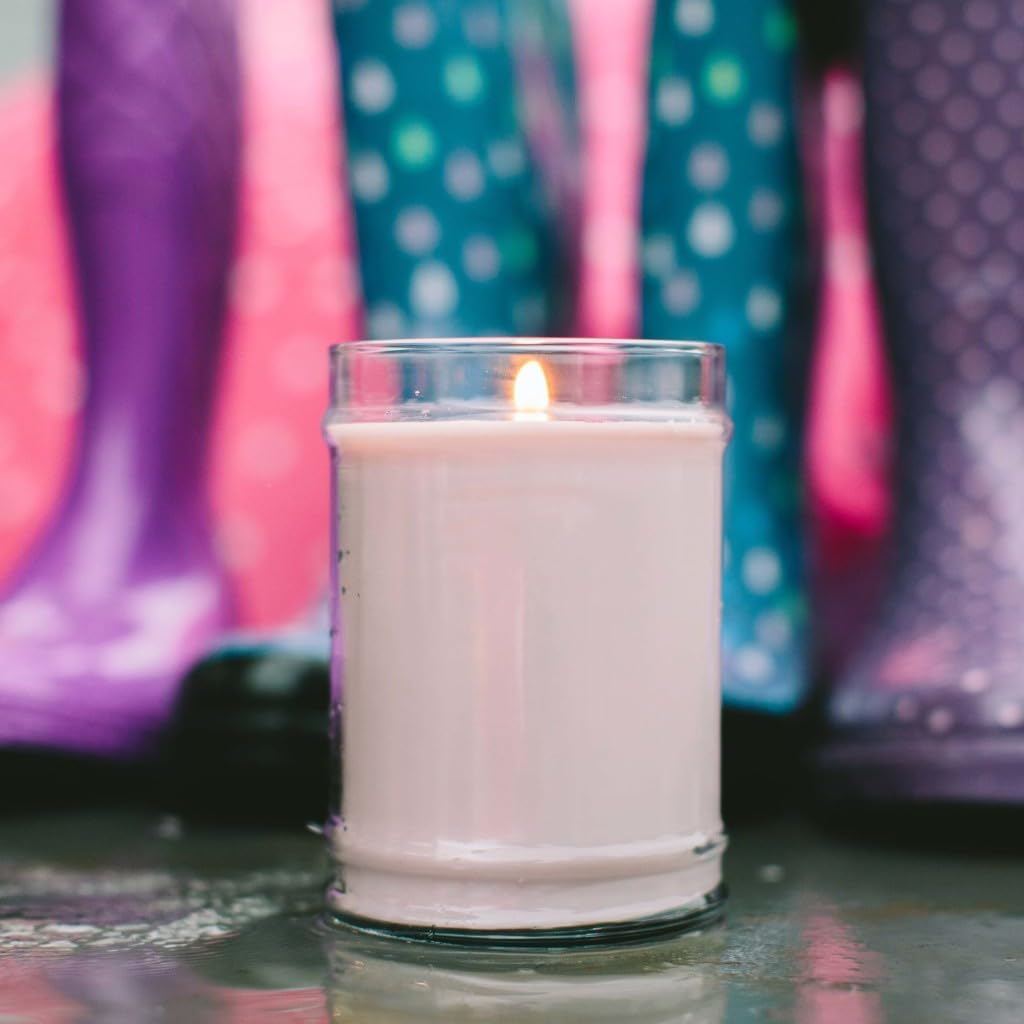 Bridgewater Candle 18oz Large Soy Wax Blend Fragranced Jar Candle-Kiss in The Rain