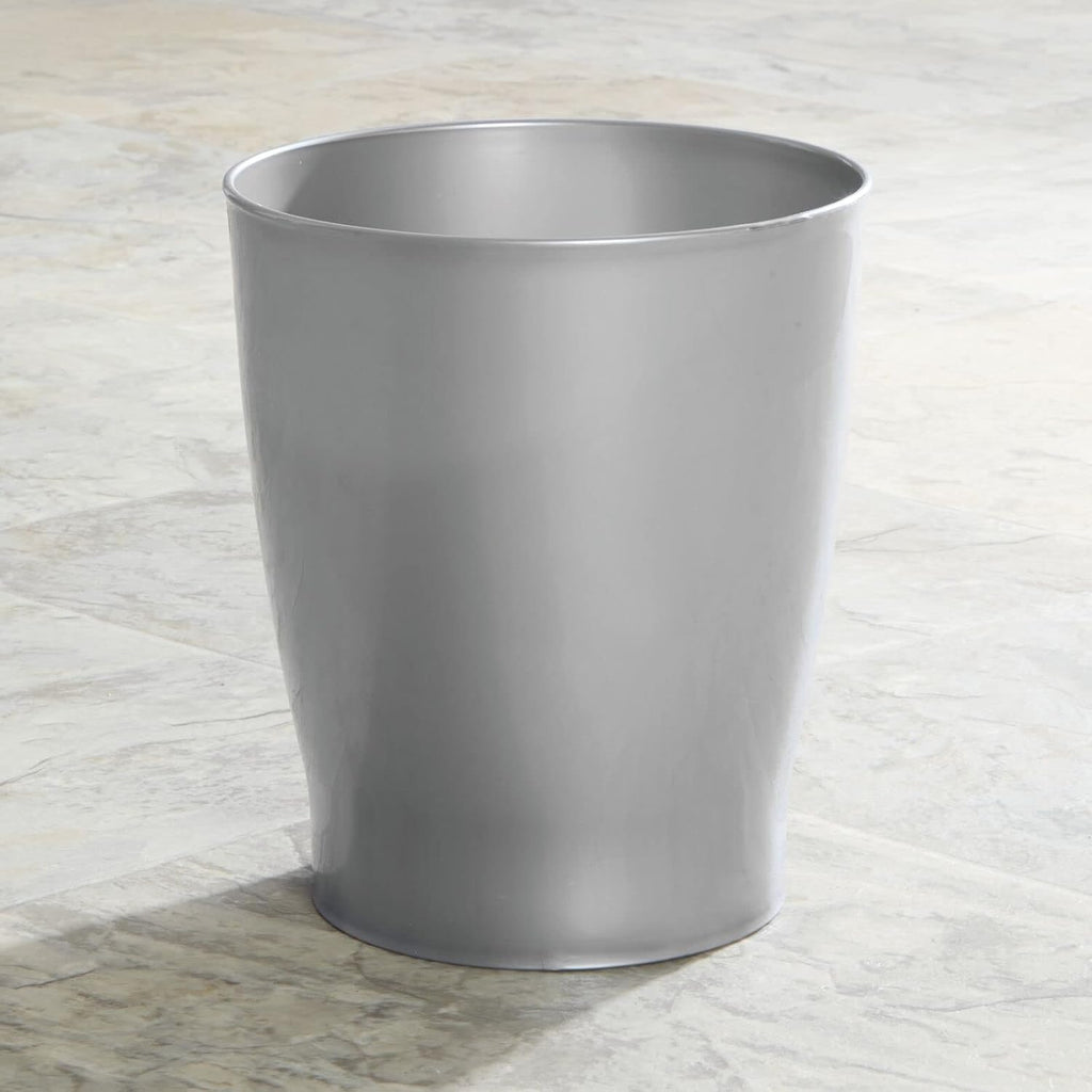 mDesign Round Plastic Bathroom Garbage Can, 1.25 Gallon Wastebasket, Garbage Bin, Trash Can for Bathroom, Bedroom, and Kids Room - Small Trash Can - Fyfe Collection - Silver