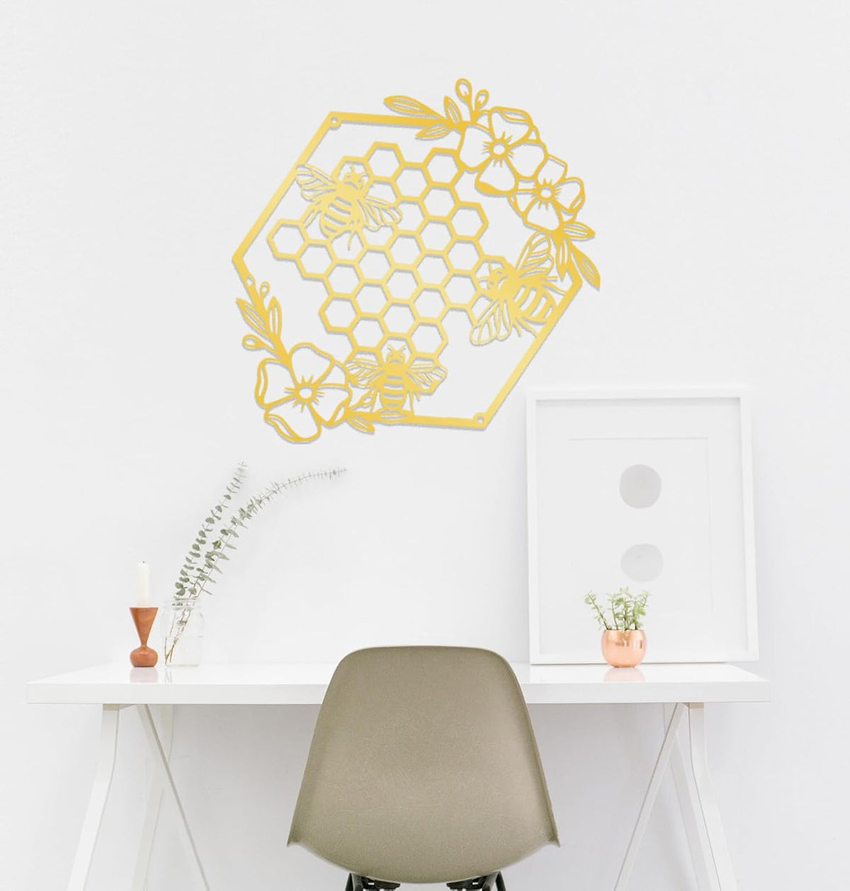 Yuzhuo Metal Bee Wall Art - Farmhouse Honey Bees and Hives with Flowers - Gold, Small