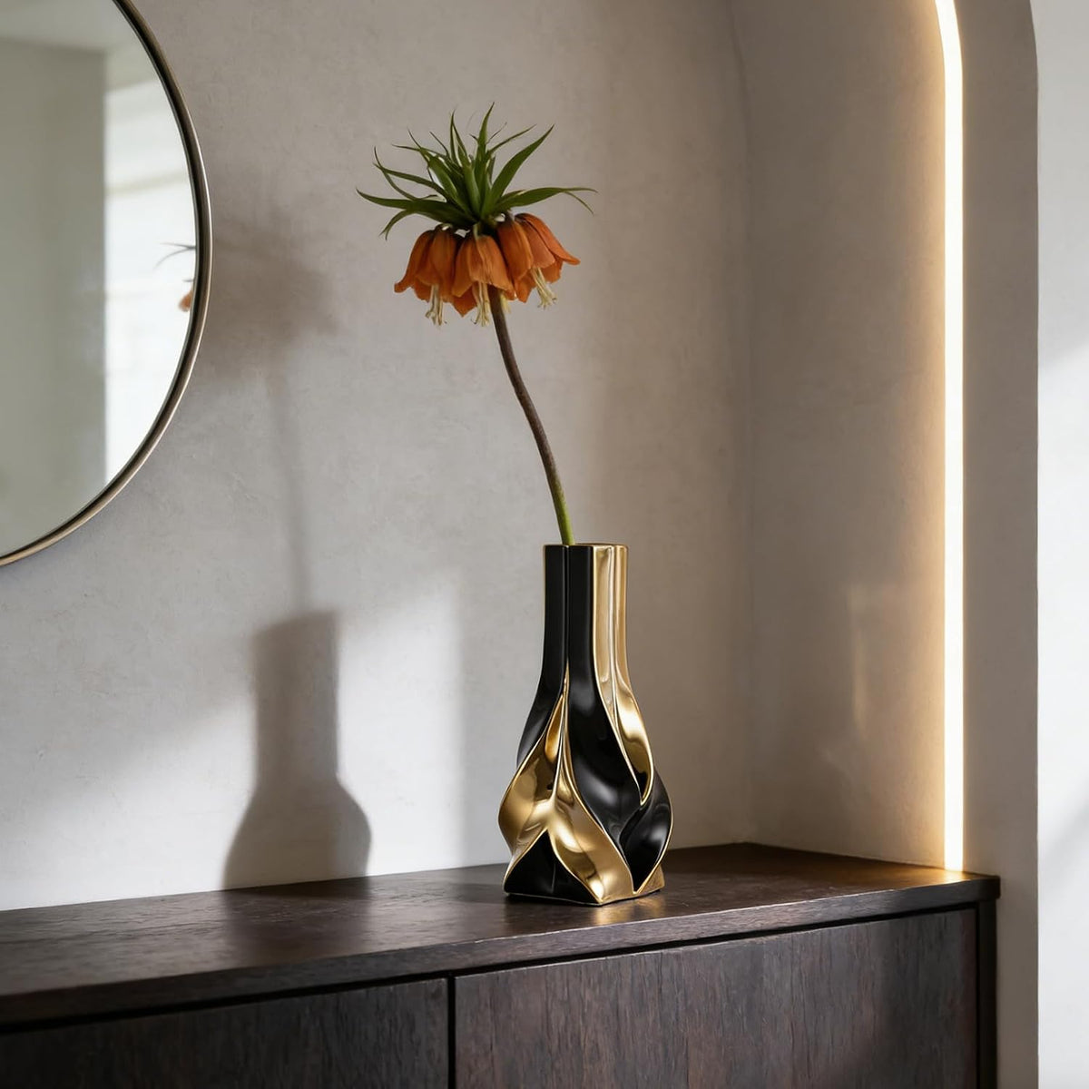 10.6 "Tall Black and Gold Ceramic Decor Vase, Modern Elegant Decor Home Vase for Living Room, Table Centerpiece, Desk, Office for Pampas Grass (Black Gold)