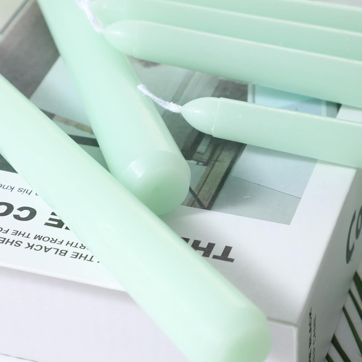 BEARAE Taper Candles, 12 Inch 6 Pack Candle Sticks Smokeless Dripless Unscented Candlesticks, Long Tapered Candles for Wedding Dinner Birthday Ritual Prayer Meditation, 8 Hours Long Burning