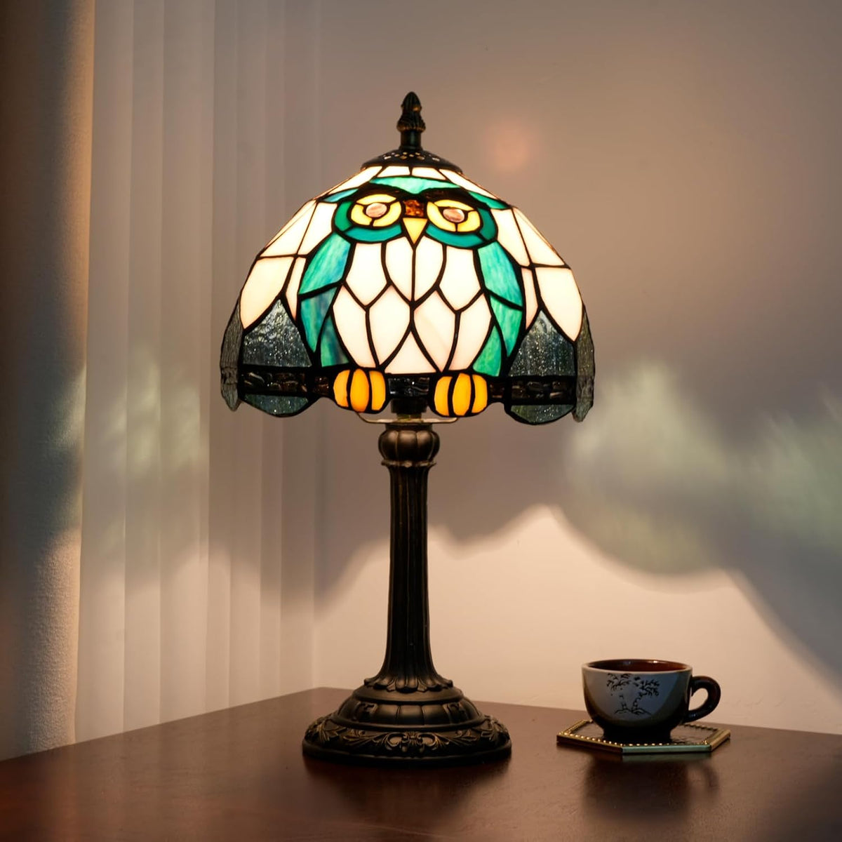 Tiffany Owl Animal Stained Glass Table Lamp Handmade Bedside Table Night Unique Cute Accent Nightstand Light Antique Art Craft Gifts Lamp for Home Office Dormitory Bar Decorate