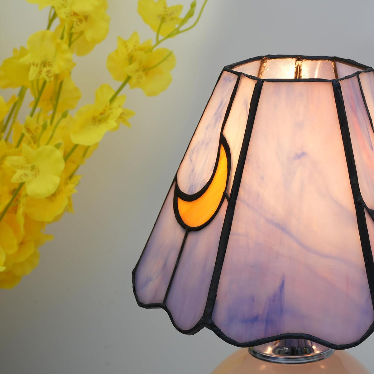 Tiffany Lamp Stained Glass Table Lamp Moon Mushroom Cute Small Bedside lamp Living Room Dining Room Office Decoration Desk lamp Home Decoration Creative Gift Scene Prop