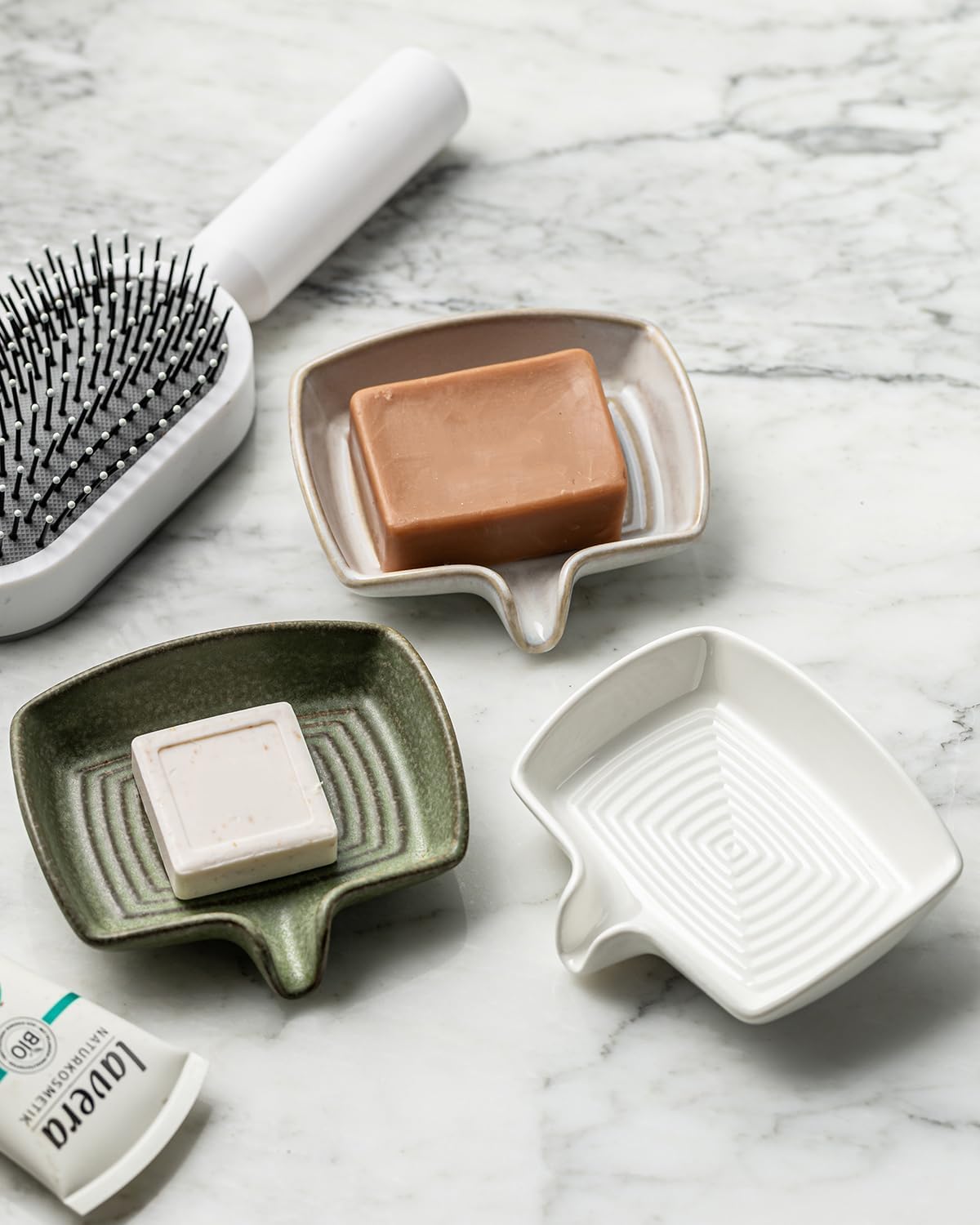 Zoeeker Soap Dish with Waterfall Design, Ceramic Soap Holder for Countertop