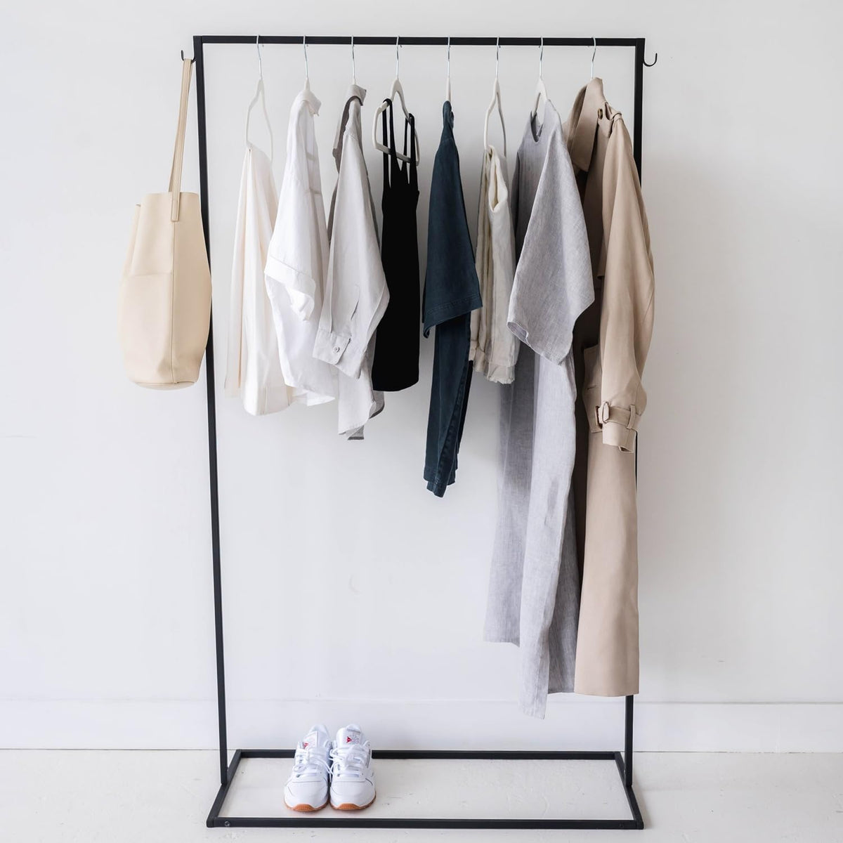 3 Sprouts Adult Velvet Hangers, Non Slip Felt Hanger Set, Cream, 30 Pack