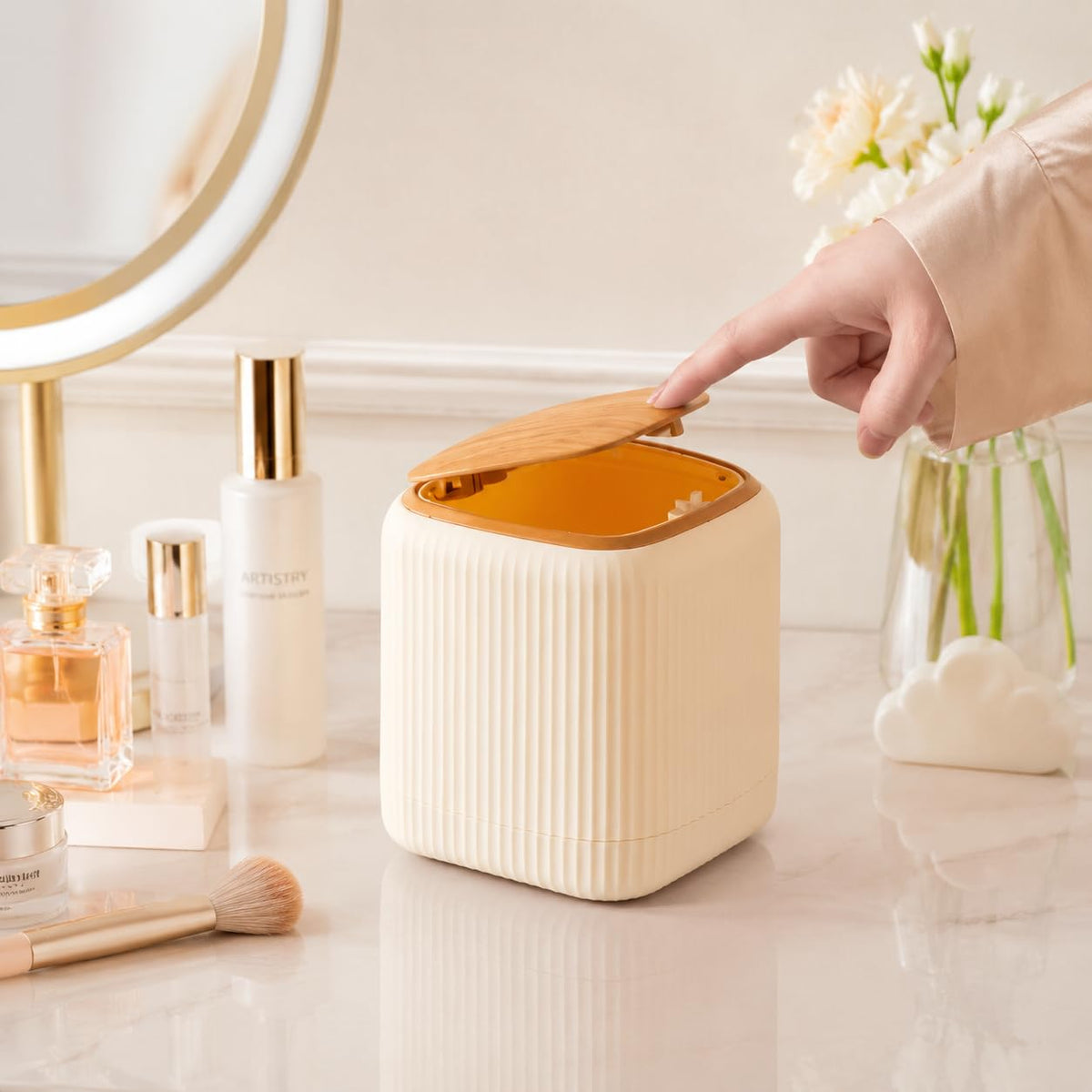 Mini Trash Can with Lid, Mini Desk Trash Can for Kitchen, Bedroom, Office, Mini Garbage Can for Countertop, Presh Top with 30 Trash Bags, Yellow