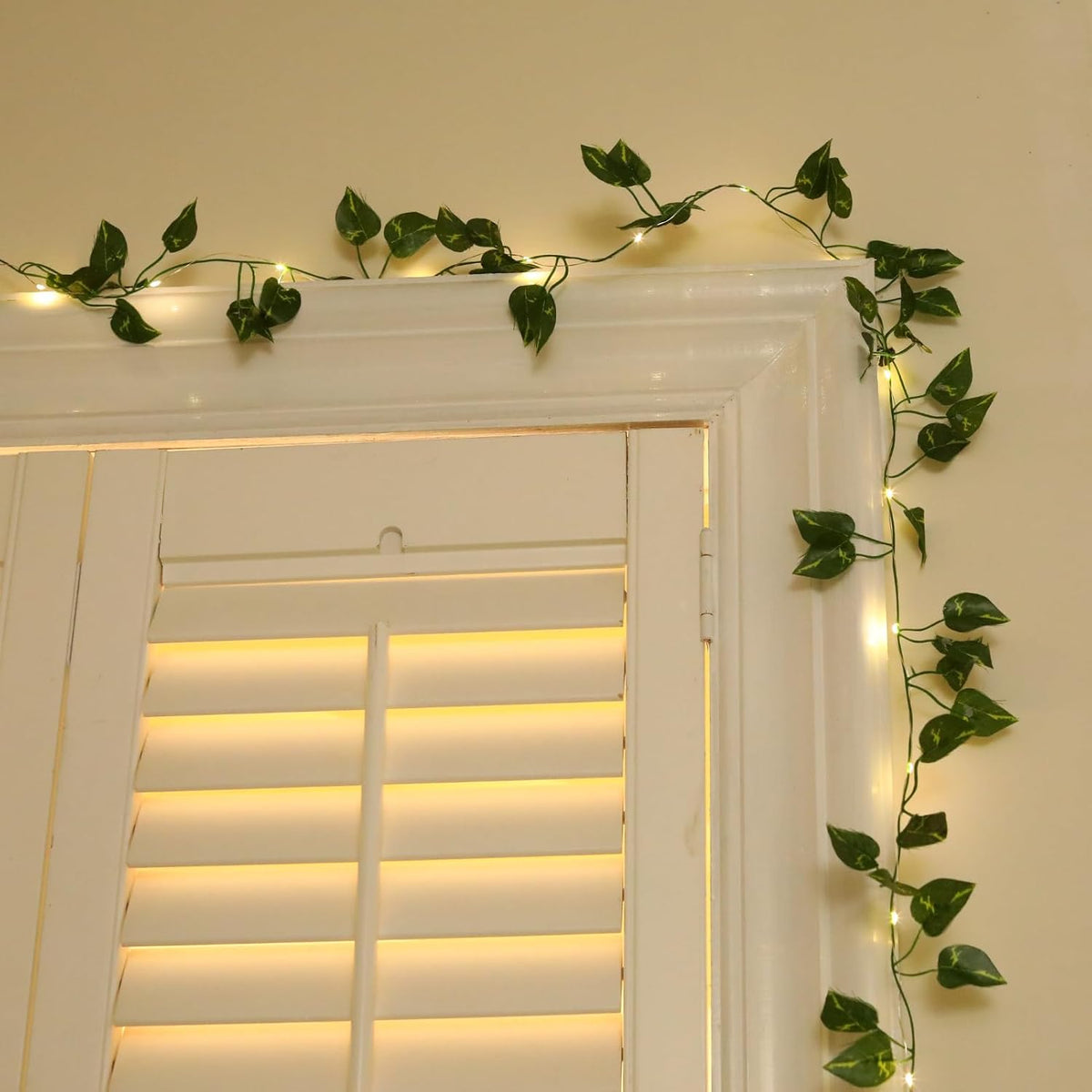 Extra Length 40ft 120 LED Vine with Fairy Lights Pothos String Lights USB Plugin & Battery Operated Leaf Lights with Timer 8 Modes Remote Decorative Light for Bedroom Graduation Party - Warm White
