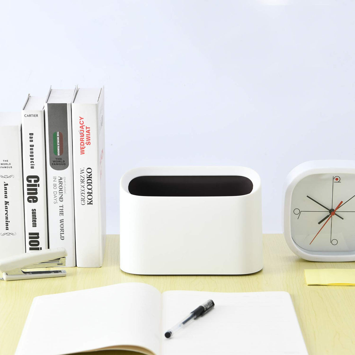 SUBEKYU Mini Countertop Trash Can,Tiny Desktop Trash Can,White 0.4 Gal