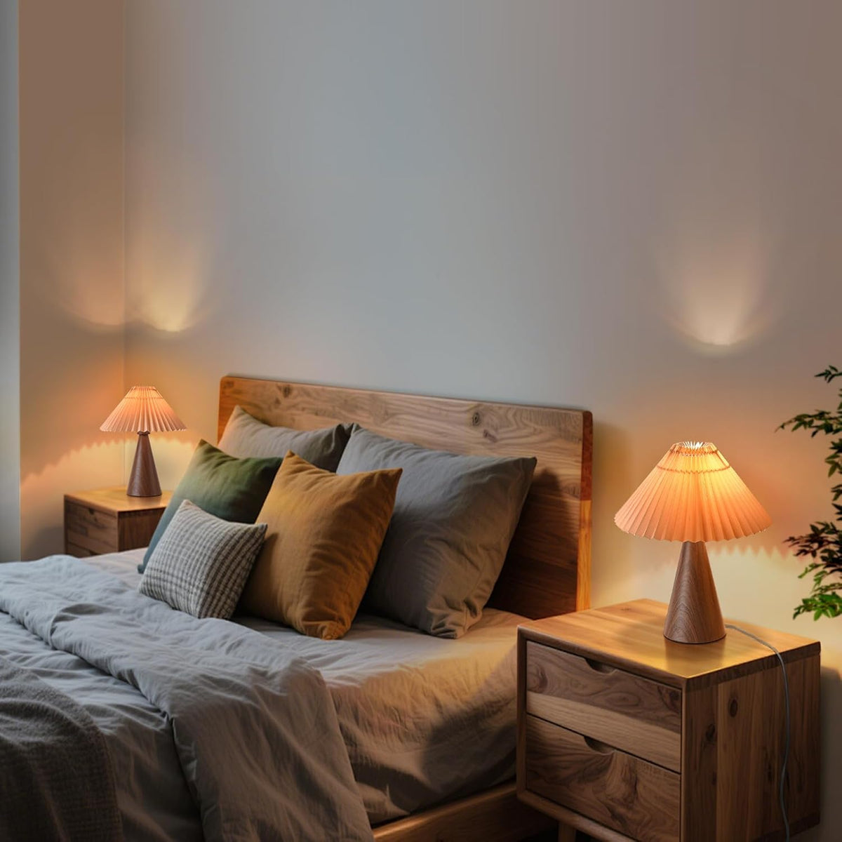 Ziqqeelam Wood Touch Control Table Lamp, Mini Cute Table Lamp, Wooden Grain Bedroom Lamps for Nightstand, Small Scalloped Lamp Shade Table Lamps for Small Spaces for Bedroom,Living Room