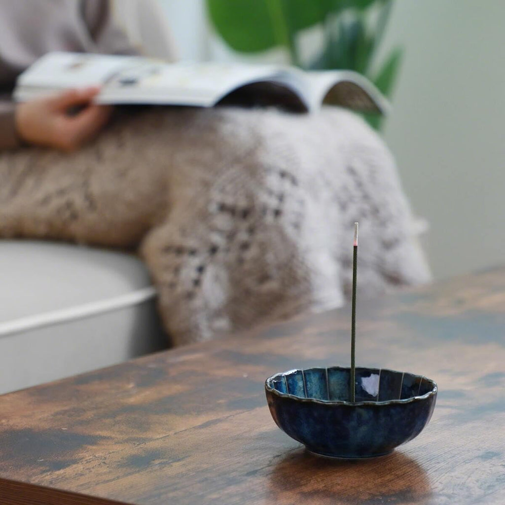 Asayu Japan Lotus Incense Holder for Sticks, Navy Blue Ceramic, 4.1in