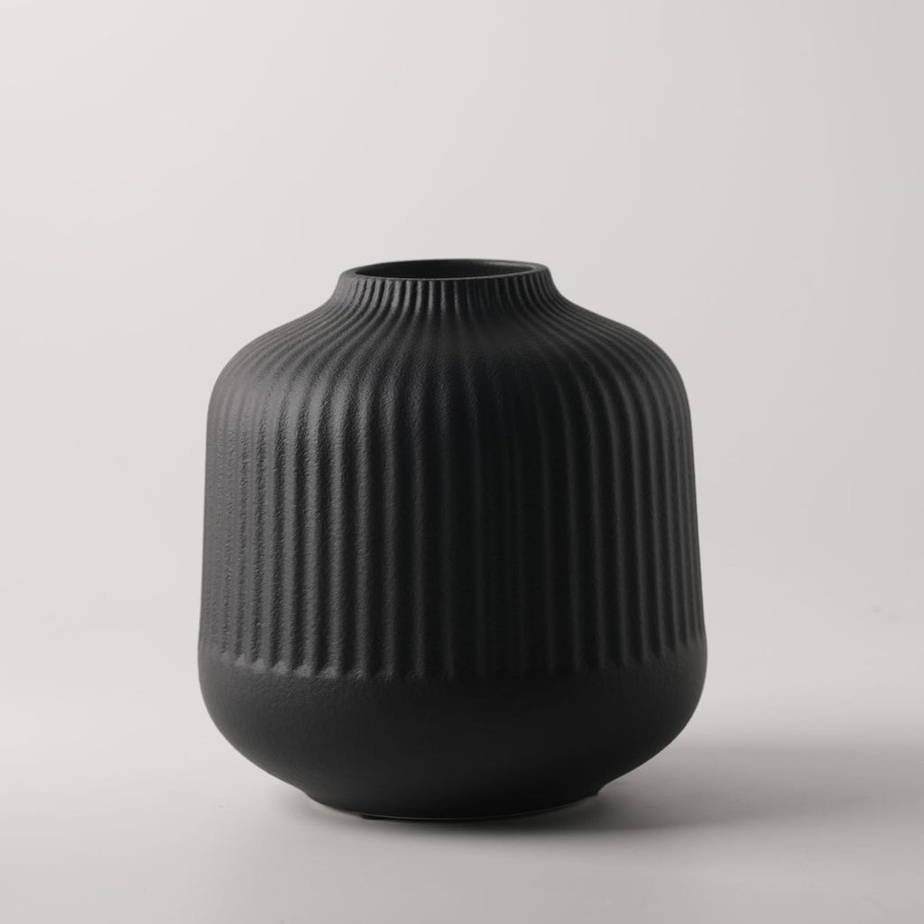 Black Ceramic Vase for Flowers, 6 Inch Flower Vases Home Decor, Black Boho Vases for Pampas Grass, Vase for Centerpieces Living Room Table Entryway Shelf