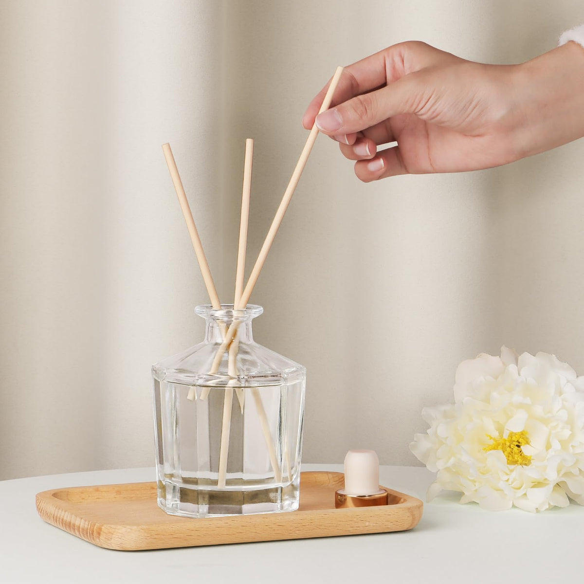 L'odeur Vill Reed Diffuser, 8.5 Oz(250ml) Juicy Lemon Bathroom Diffuser with 10 Sticks, Scented Diffuser Home Fragrance Essential Oil Reed Diffuser Set for Home Large Rooms Bathroom Shelf Decor