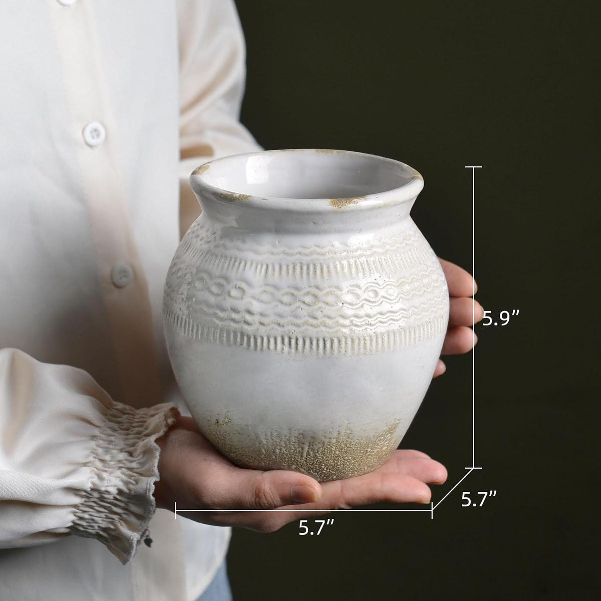 Quoowiit Ceramic Rustic Farmhouse Vase, White Distressed Flower Vase for Home Decor, Boho Decorative Vases for Centerpiece Table Decorations, Vases for Living Room Kitchen Entryway Mantle Shelf Decor