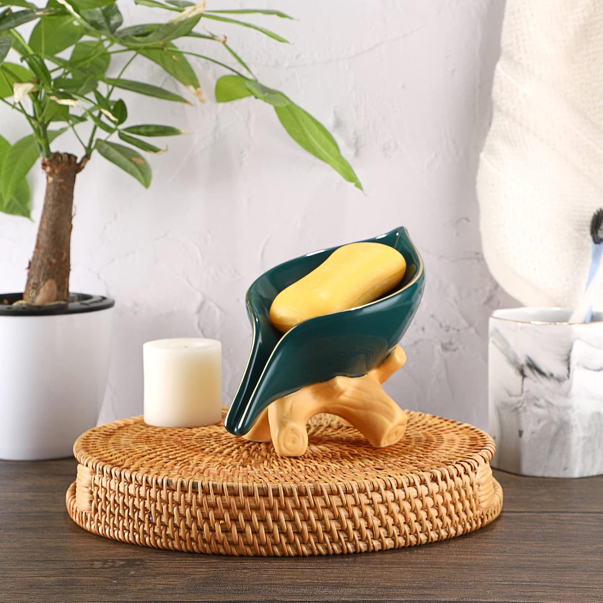 JUXYES Ceramic Leaf Shape Self Draining Waterfall Soap Dish Holder