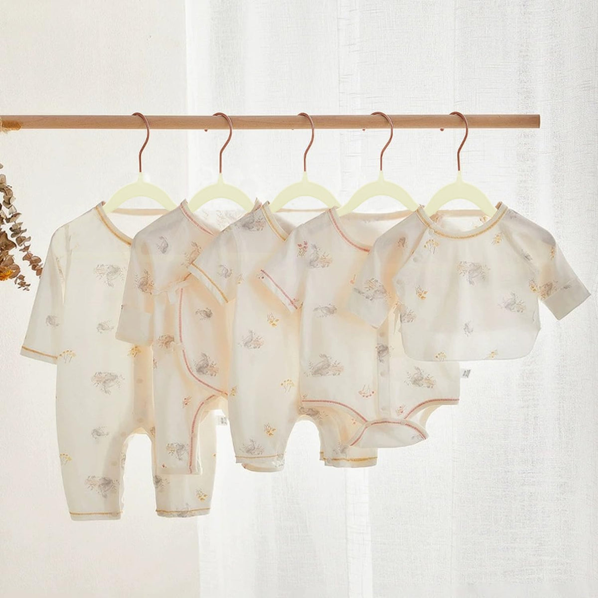 Baby Velvet Hangers Non-Slip Space Saving Swivel Hook 32 Pack Cream