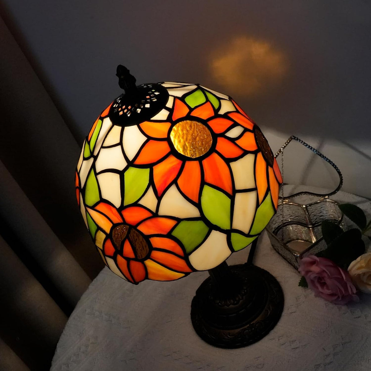 Tiffany Lamp Stained Glass Table Lamp Sunflower Style Small Bedside Lamp Living Room Dining Room Reading Office Decoration Desk Lamp Home Decoration Creative Gift