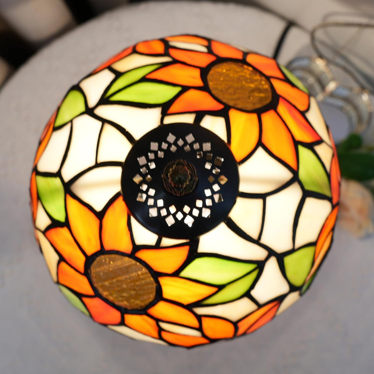 Tiffany Lamp Stained Glass Table Lamp Sunflower Style Small Bedside Lamp Living Room Dining Room Reading Office Decoration Desk Lamp Home Decoration Creative Gift