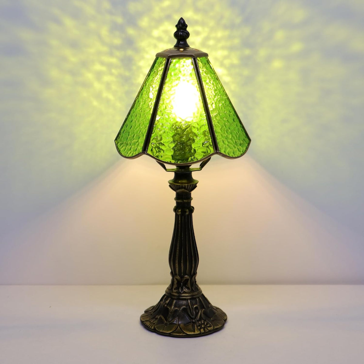 Tiffany Style Table Lamp Green Rippled Stained Glass Lamp 14 Inch