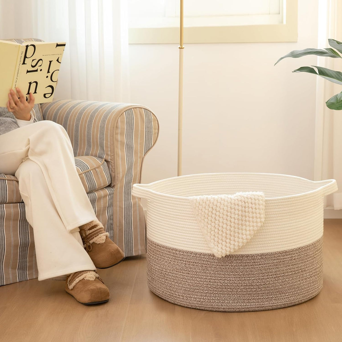 OIAHOMY 115L Extra Large Blanket Basket Living Room Laundry Basket Brown