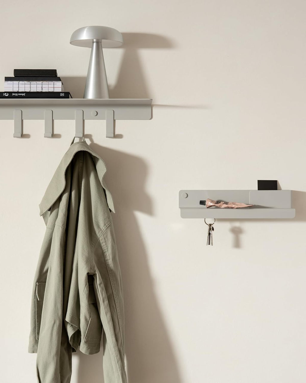 Kazai. Key Holder for Wall 'Holmsen' | Minimalist Key Hooks Design from Berlin | Modern Key Hanger with Metal Shelf | Key Hook Wall Mounted as Hallway Furniture | Silk Gray