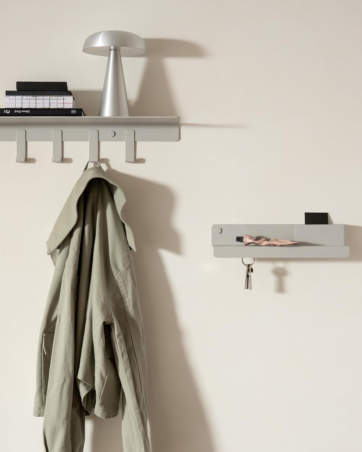 Kazai. Key Holder for Wall 'Holmsen' | Minimalist Key Hooks Design from Berlin | Modern Key Hanger with Metal Shelf | Key Hook Wall Mounted as Hallway Furniture | Silk Gray