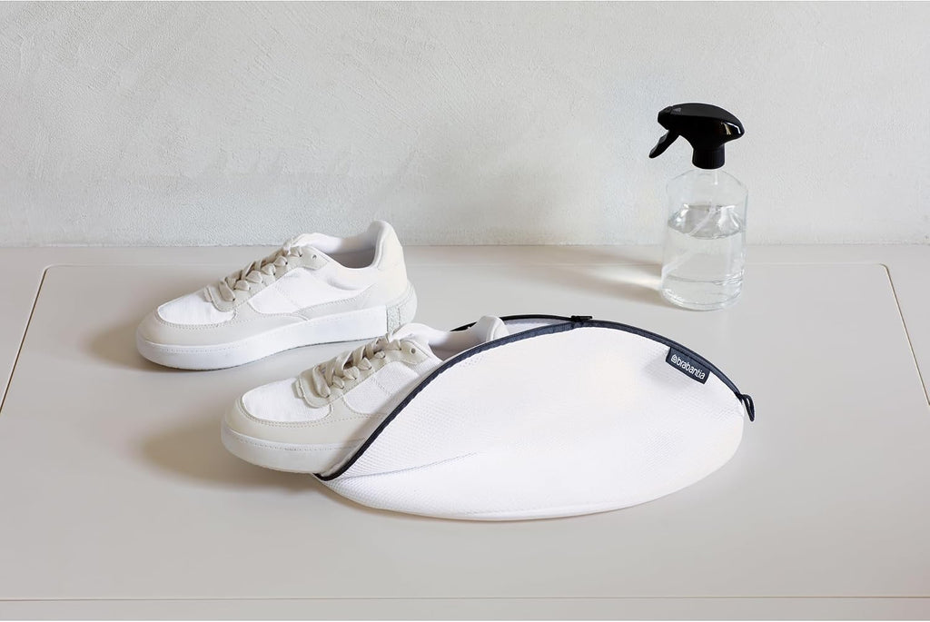 Brabantia Mesh Zip Up Sneaker Bag for Washing Machine - White Laundry Protector for Tennis, Running, Athletic Shoes
