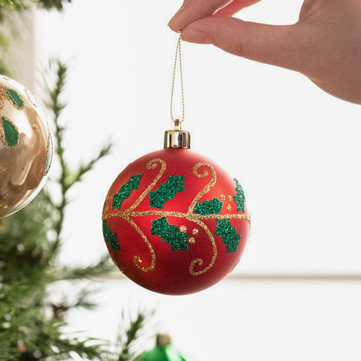 Valery Madelyn 35ct Christmas Tree Decorations Ball Ornaments 2.76 Inches
