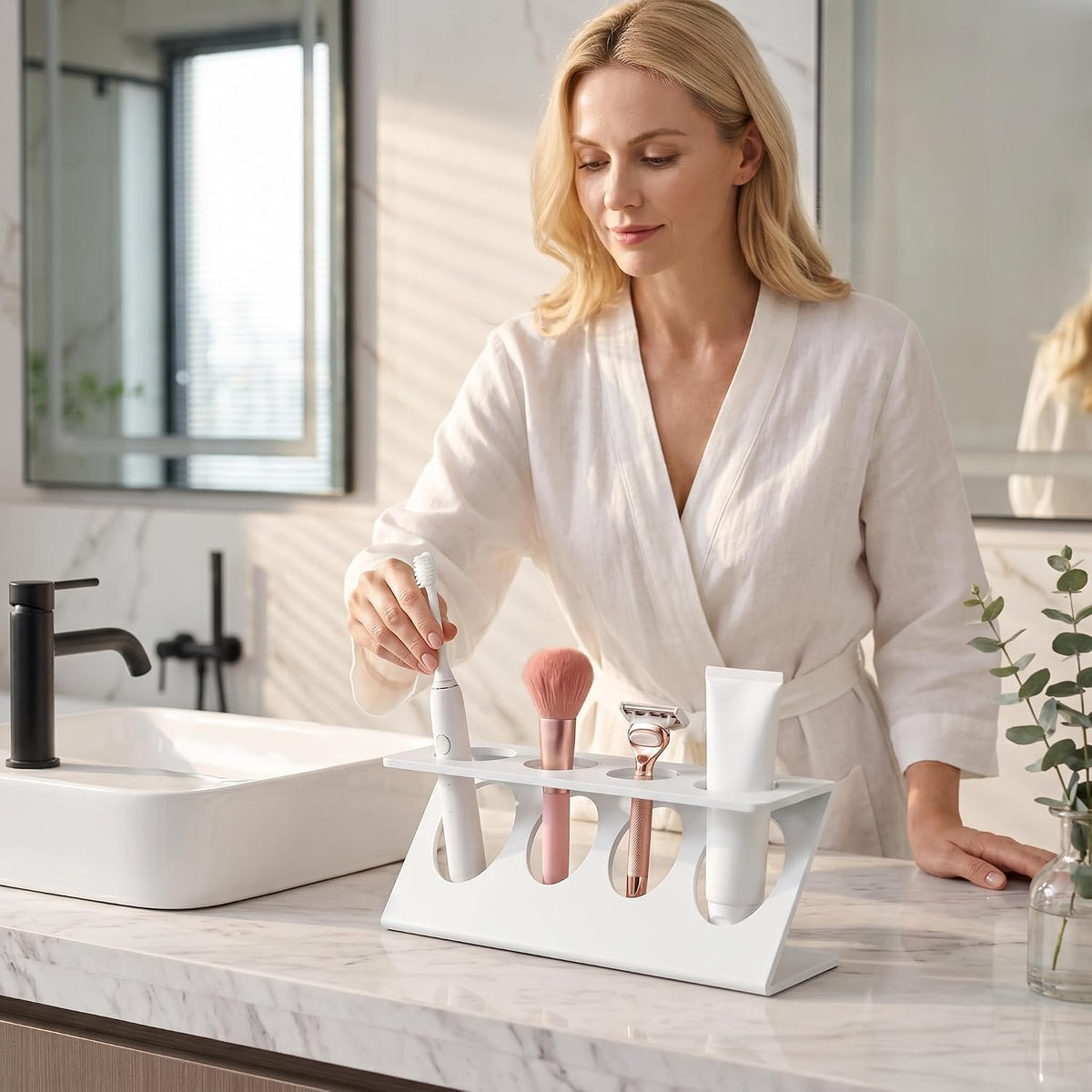 Electric Toothbrush Razor Holder, 4 Slot Bathroom Organizer with Drainage