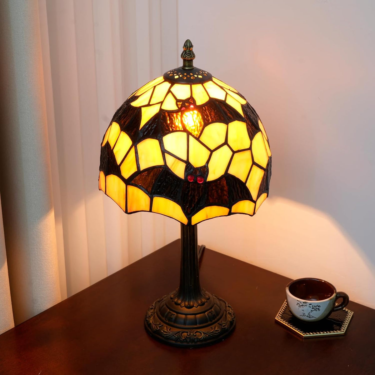 Tiffany Lamp Halloween Black Bat Stained Glass Table Lamp Handmade Bedside Table Night Unique Cute Accent Nightstand Light Antique Art Craft Gifts for Home Office Dormitory Bar Decorate