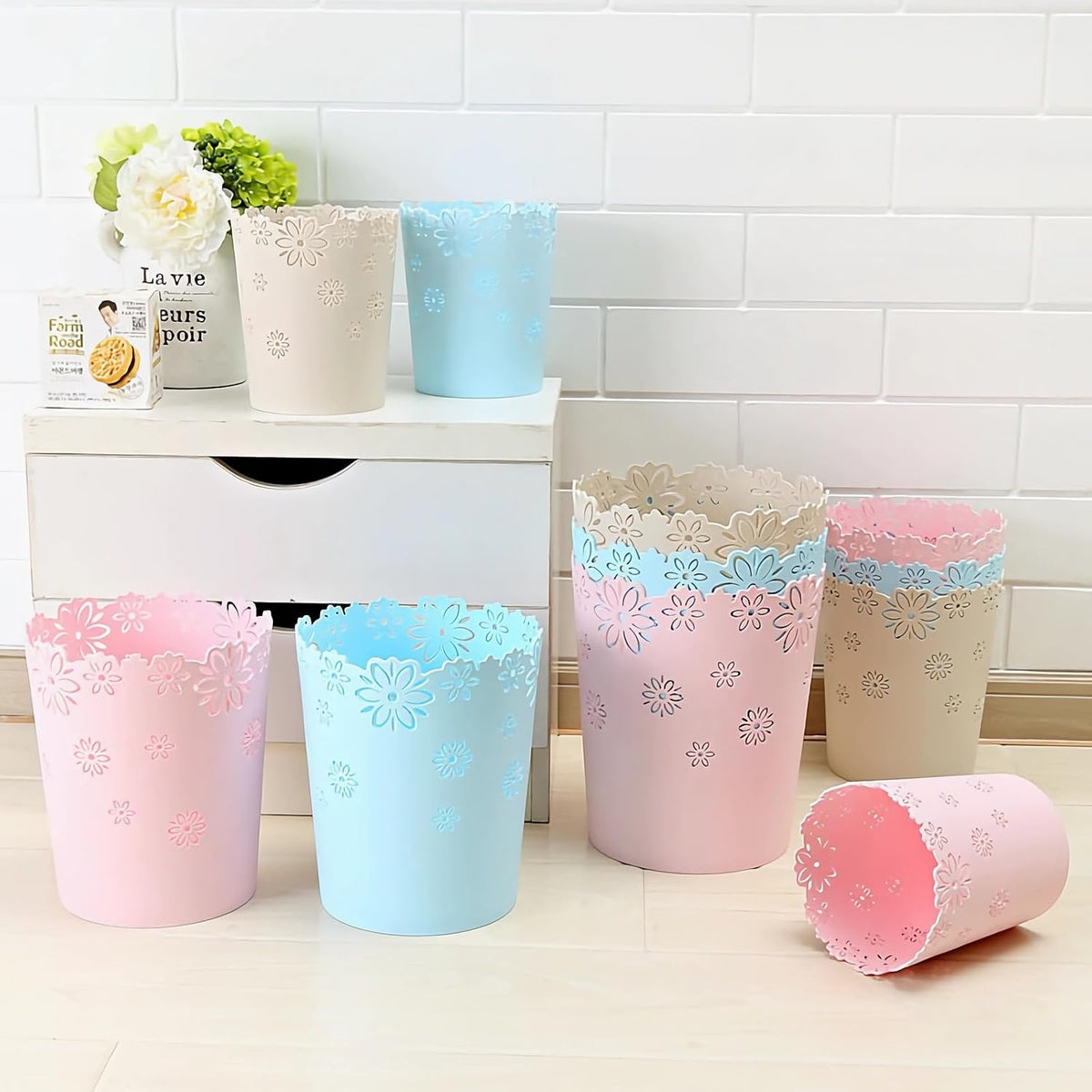 Small Blue Trash Can Wastebasket 3.6 Gallon Bathroom Garbage Can