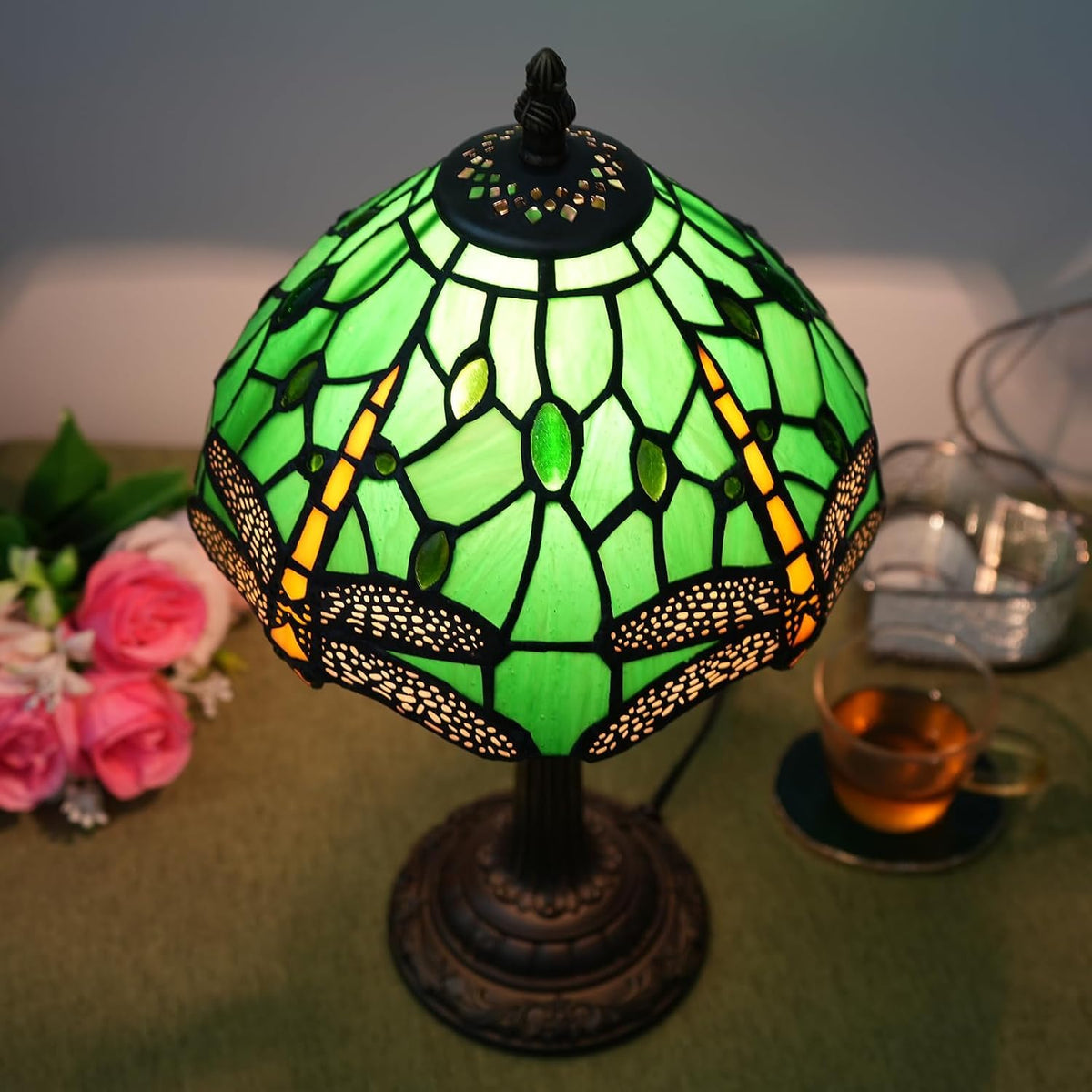 Tiffany Lamp Stained Glass Table Lamp Dragonfly Style Small Bedside Lamp Living Room Dining Room Reading Office Decoration Desk Lamp Home Decoration Creative Gift