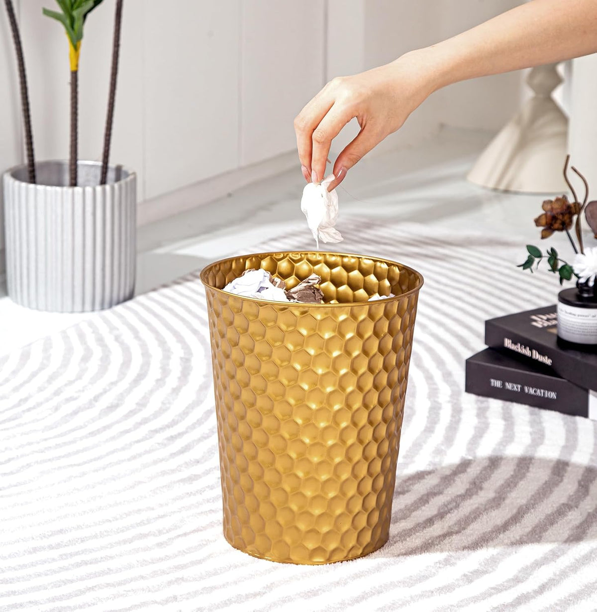 Venalys Small Metal Trash Can Wastebasket, Decorative Honeycomb Garbage Can Waste Basket, Modern Farmhouse Round Trash Bin for Bathroom, Bedroom, Kitchen and Office (Gold)