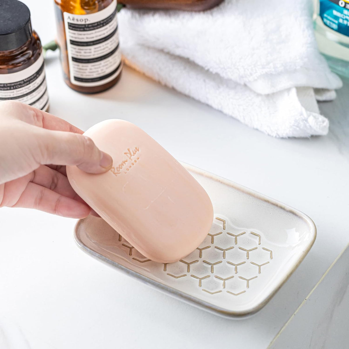 Gomakren Ceramic Soap Dish for Shower, Honeycomb Soap Tray 5.5 Inch, Beige
