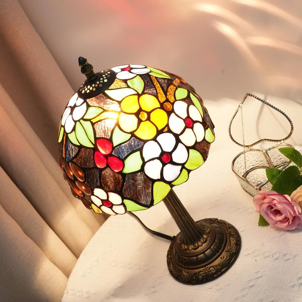 Tiffany Lamp Stained Glass Table Lamp Grape Style Small Bedside Lamp Living Room Dining Room Reading Office Decoration Desk Lamp Home Decoration Creative Gift