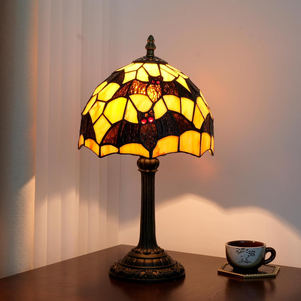 Tiffany Lamp Halloween Black Bat Stained Glass Table Lamp Handmade Bedside Table Night Unique Cute Accent Nightstand Light Antique Art Craft Gifts for Home Office Dormitory Bar Decorate