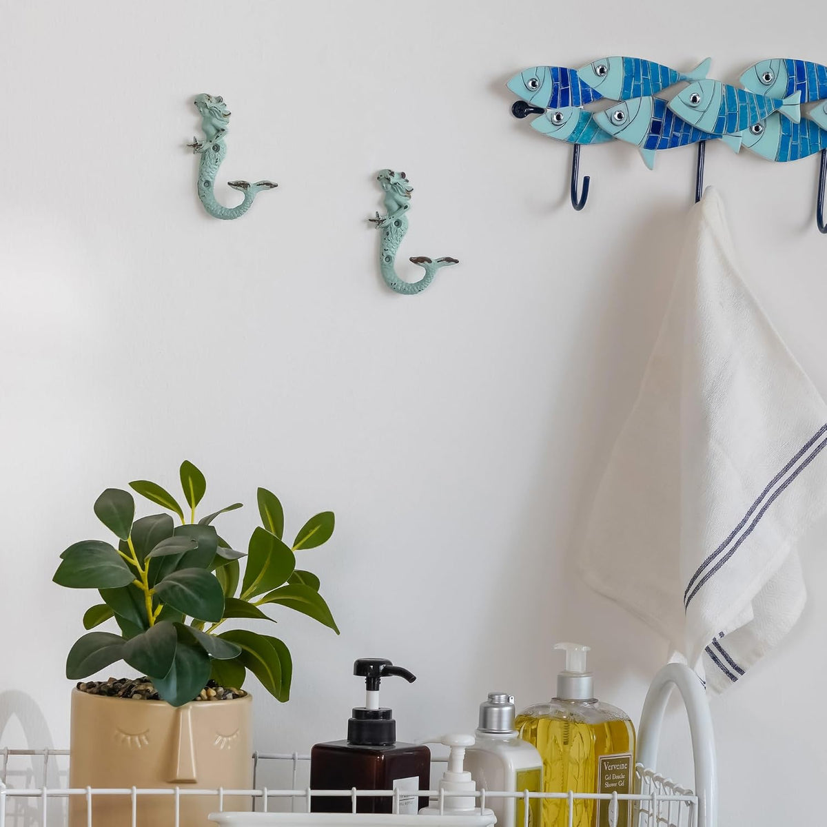 SOFFEE DESIGN 2PCS Green Mermaid Side Profile Hooks, Beach Themed Towel Hangers for Bathroom Room Decor