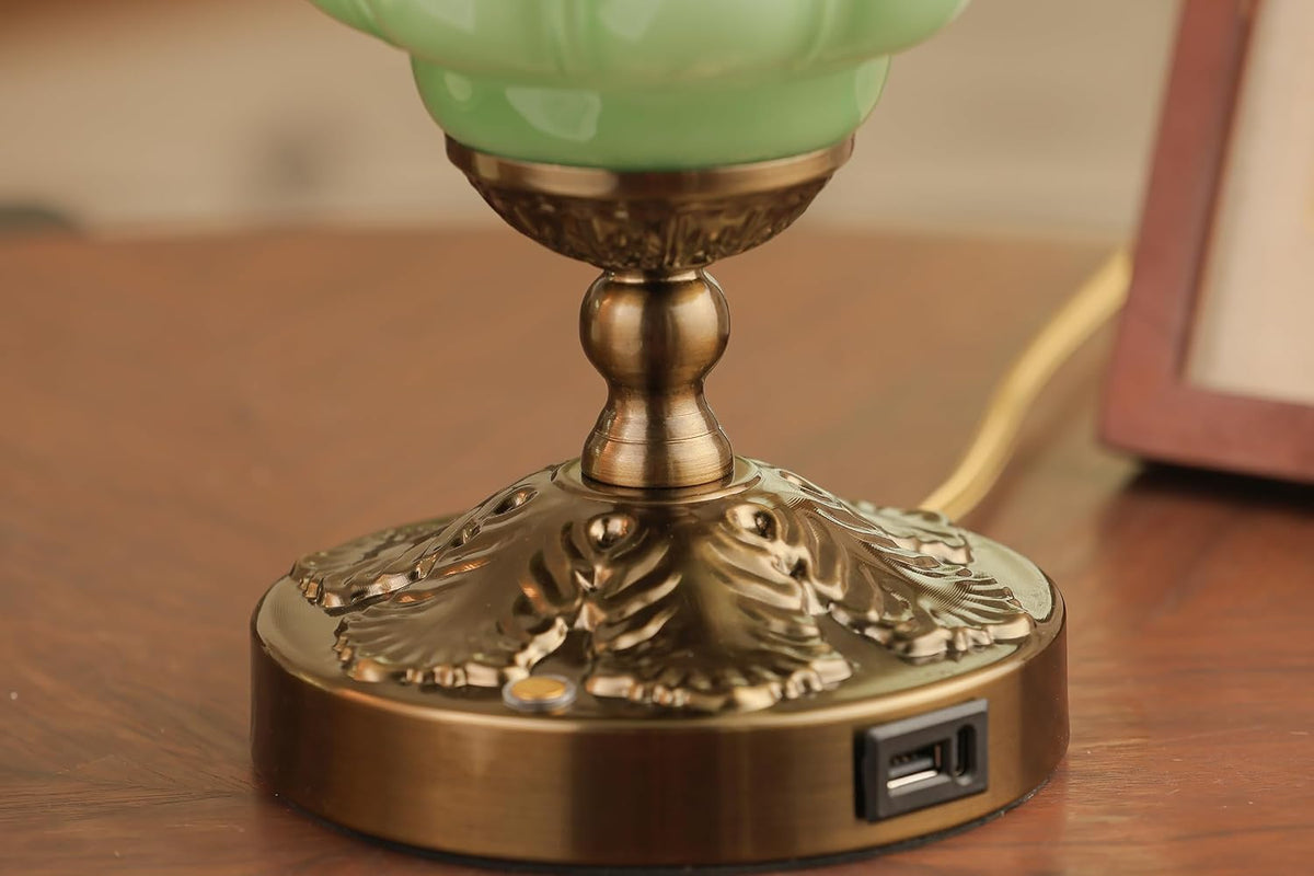 Vintage Touch Table Lamp, Milk Glass Shade with Metal Base, 3 Way Dimmable Desk Light with USB Charging Ports, Retro Lamp for Living Room Bedroom Bedside Nightstand