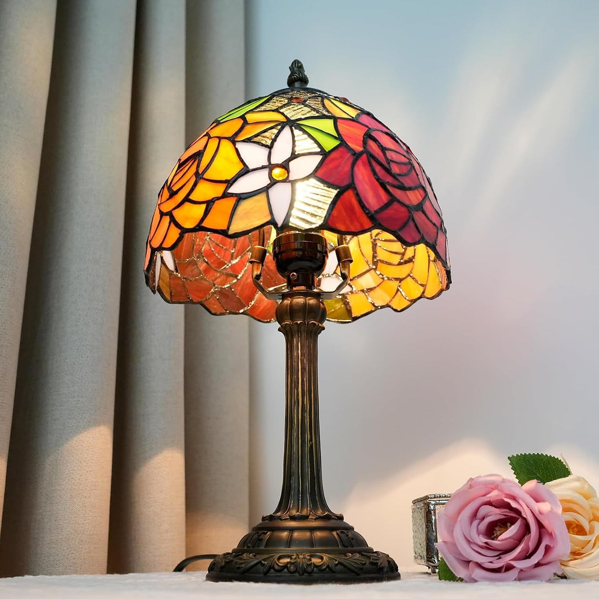 Tiffany Lamp Stained Glass Table Lamp Rose Flower Small Bedside Lamp Living Room Dining Room Office Decoration Desk Lamp Home Decoration Creative Gift