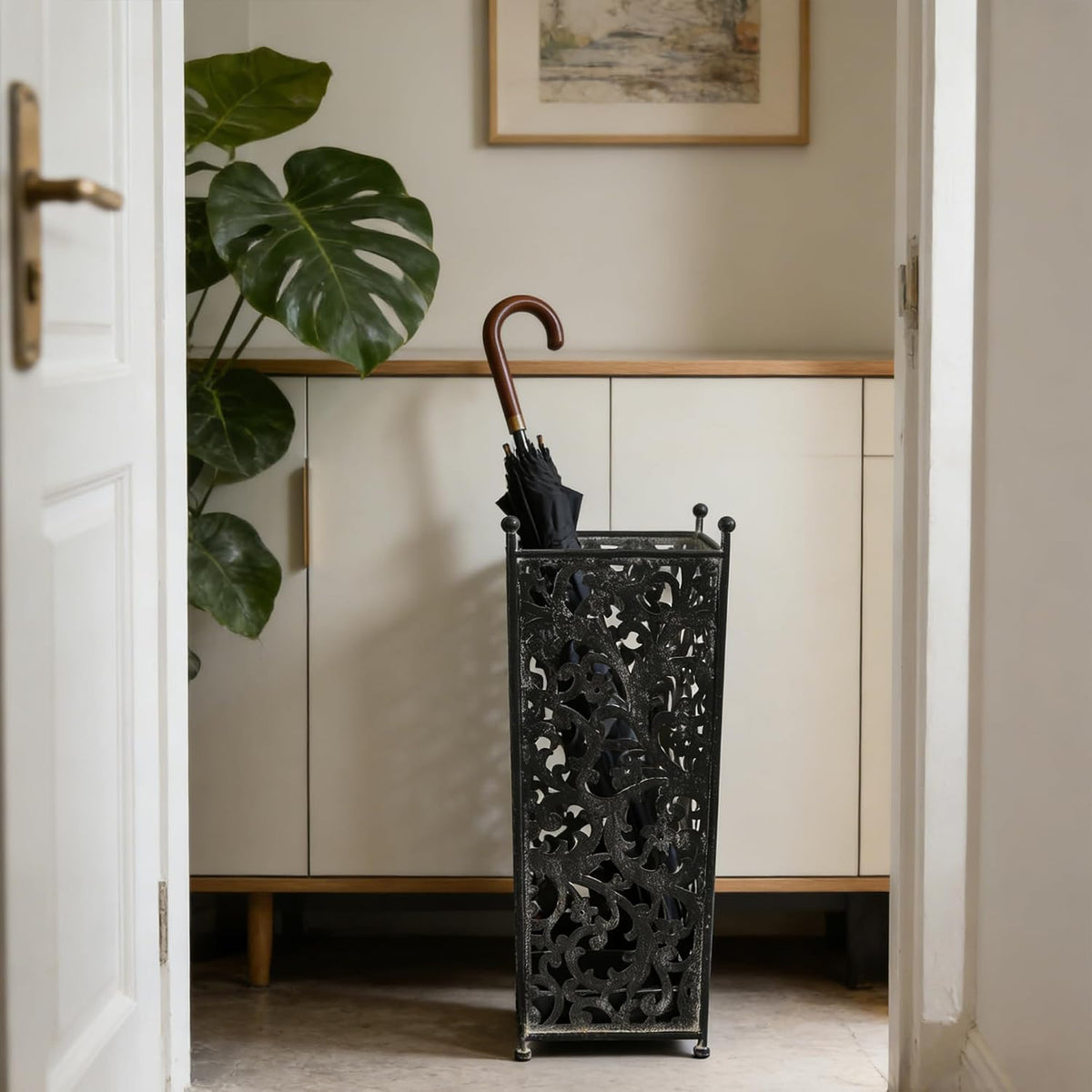 Vintage Black Metal Umbrella Holder with Ornate Cutout Pattern Antique Decorative Umbrella Stand with Detachable Drip Tray for Entryway Storage Umbrellas Canes & Walking Sticks (Black)
