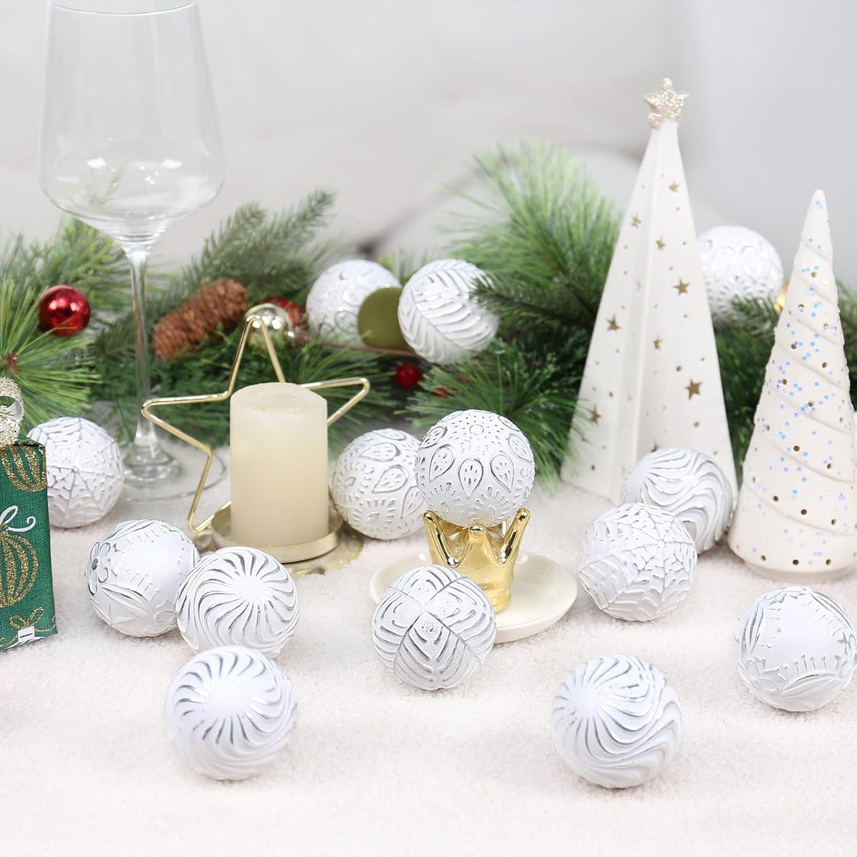 30PCS Silver/White Christmas Ball Ornaments Set for Xmas Tree Decorations