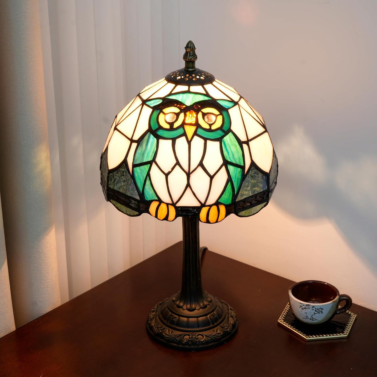 Tiffany Owl Animal Stained Glass Table Lamp Handmade Bedside Table Night Unique Cute Accent Nightstand Light Antique Art Craft Gifts Lamp for Home Office Dormitory Bar Decorate