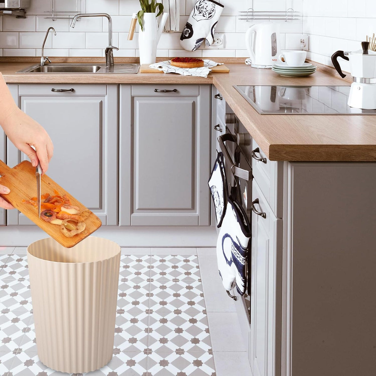 JiatuA Small Trash Can Plastic Wastebasket Round Garbage Container Bin for Bathroom, Kitchen, Bedroom, Home Office, College Dorm, Beige