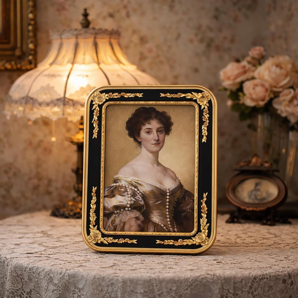 Vintage Black and Antique Gold 5x 7 Picture Frame, Ornate Floral Embossed Victorian Style Decorative Photo Frame, Black Gold Vintage Picture Frames 5x7 with Glass Front for Tabletop, Shelf, Mantel or Wall Hanging, Traditional Vintage Home Décor (Black/...